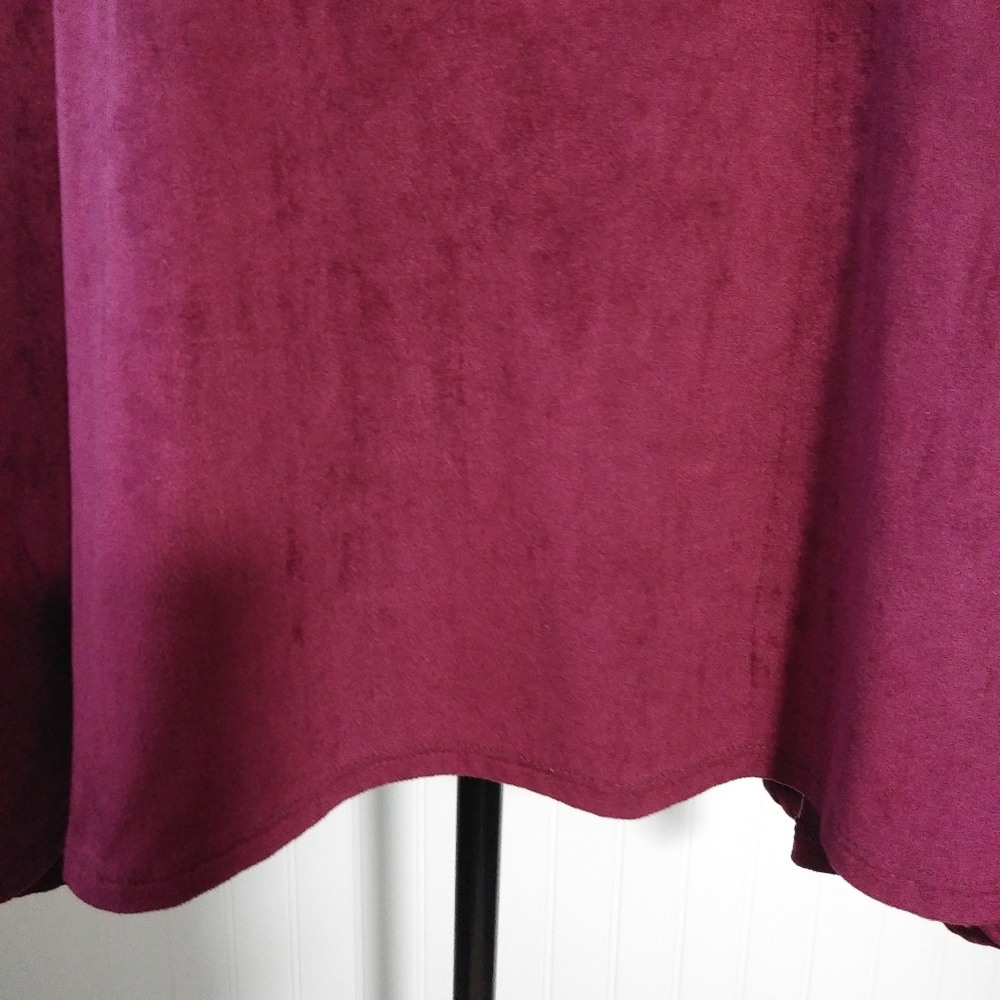 EMMA ROSE Woman's Top - Picture 4 of 7